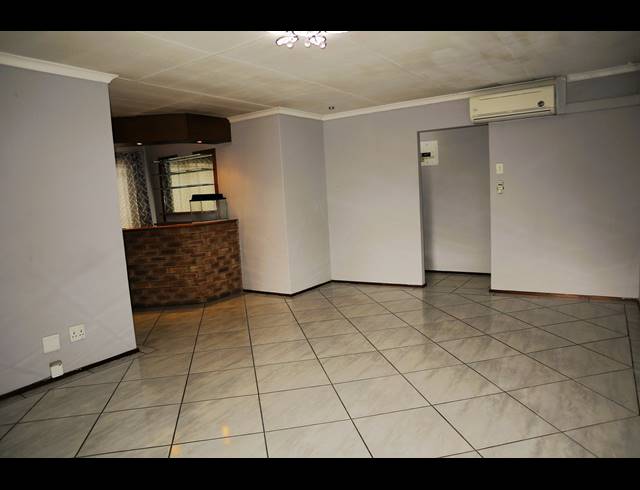 3 BEDROOM SIMPLEX FOR SALE IN MALVERN